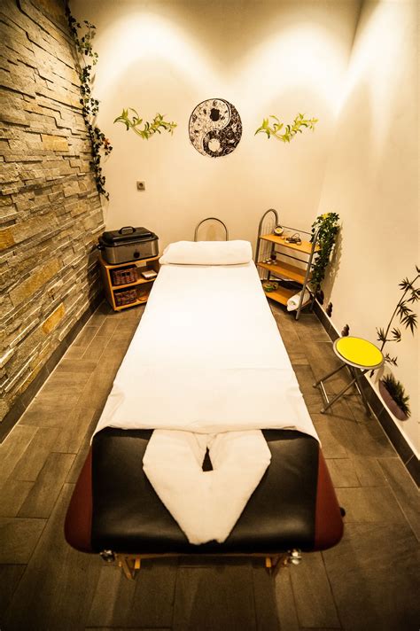 Opening Hours. . Massage studio spa